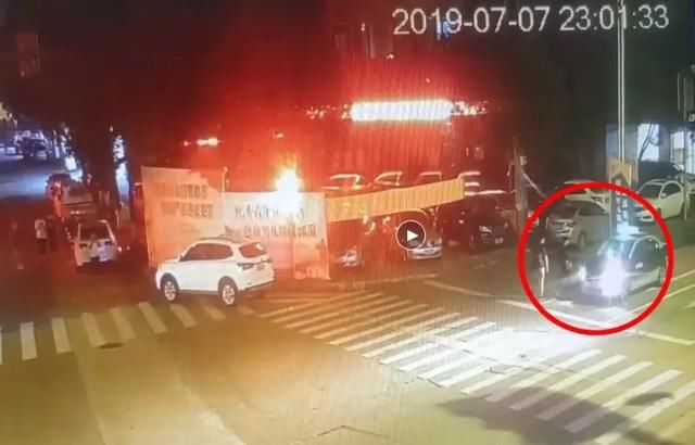 消防车打一生肖、一场科技与神秘交织的数字仪式