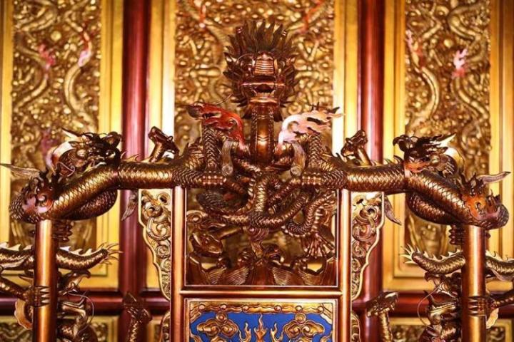 坐镇宫中掌朝纲，揭秘生肖背后的权力象征