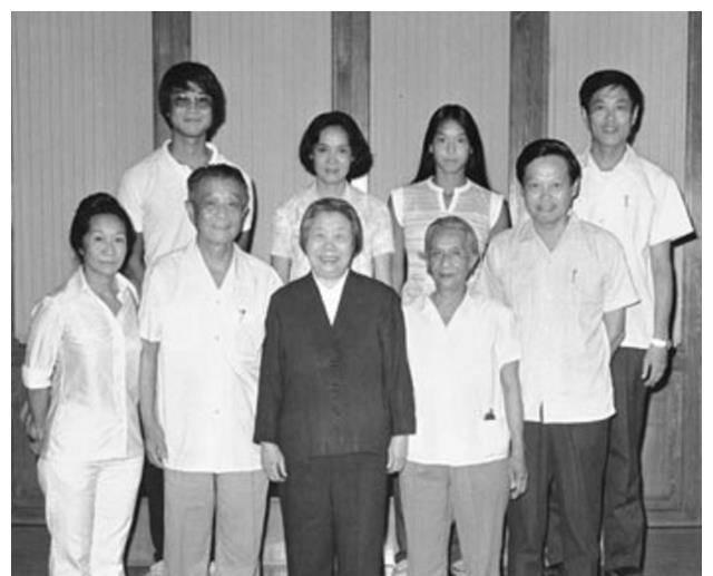 天下一家，生肖中的温情纽带—以友爱为桥梁，共筑和谐社会